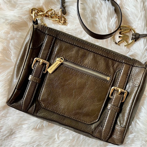 Michael Kors NWOT Leather Crossbody Bag Olive Green Gold Chain - Picture 1 of 13